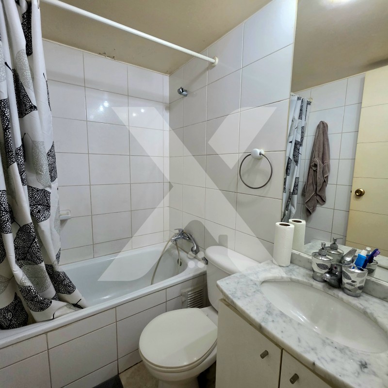 Depto en Venta Ideal para Inversión; Lord Cochrane 298, Stgo