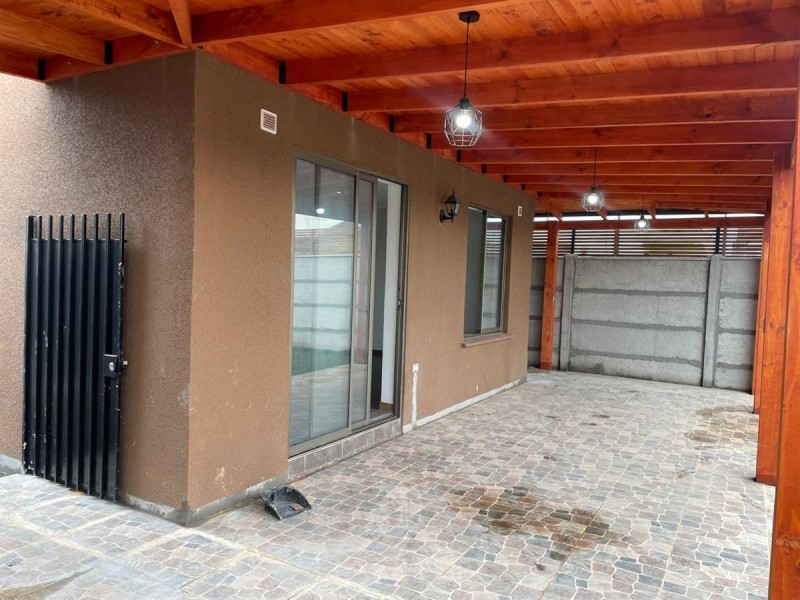 Casa en Arriendo de 3 Dorm. en Curicó