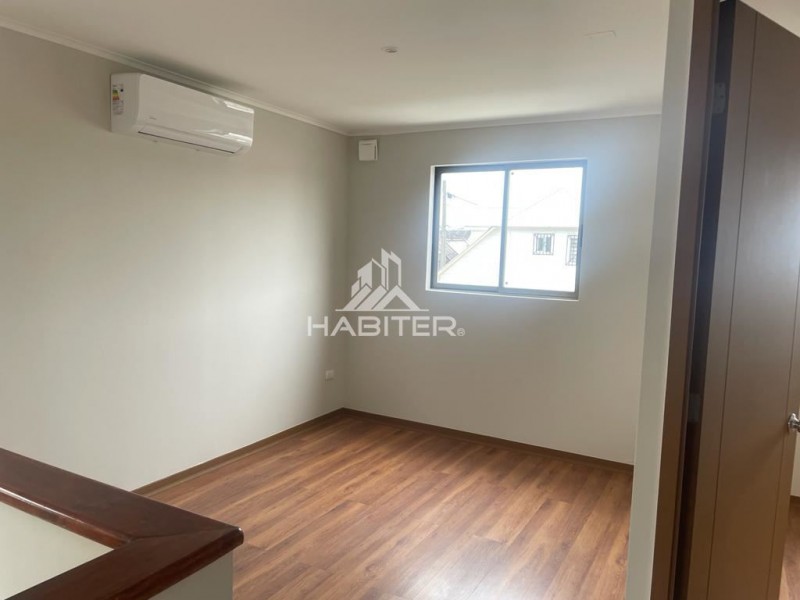 Casa en Arriendo de 4 Dorm. en Curicó