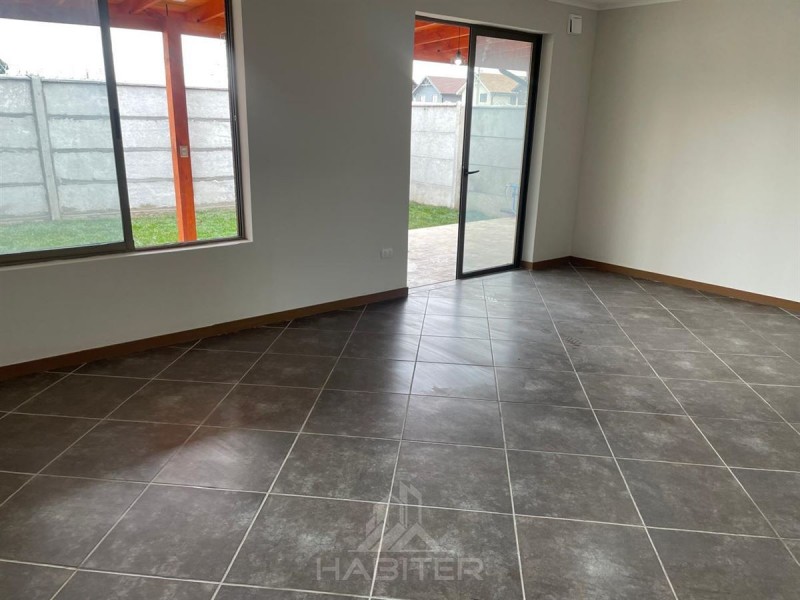 Casa en Arriendo de 3 Dorm. en Curicó