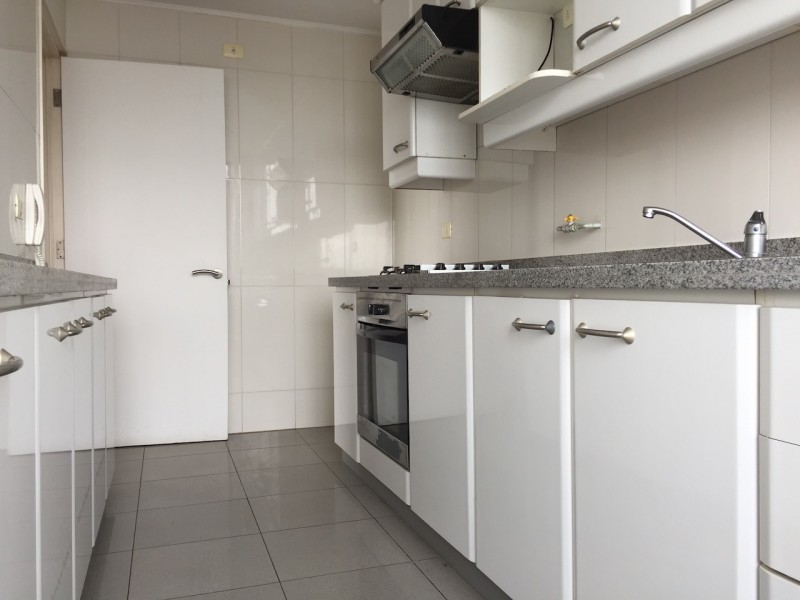 Excelente Departamento en Edificio Argomedo