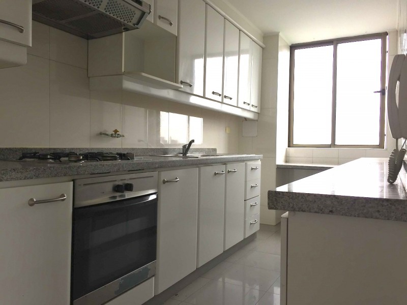 Excelente Departamento en Edificio Argomedo