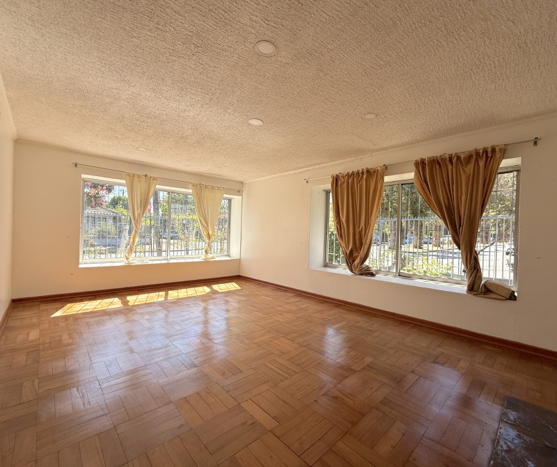 Cómoda Casa Con Excelente Ubicación Av. España