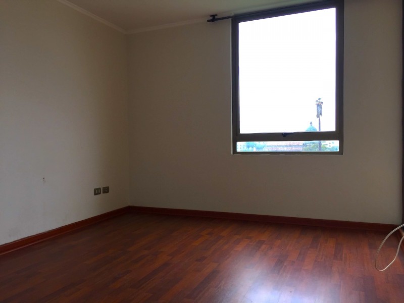 Excelente Departamento en Edificio Argomedo