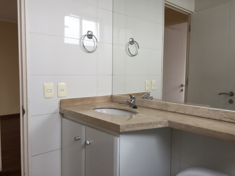 Excelente Departamento en Edificio Argomedo