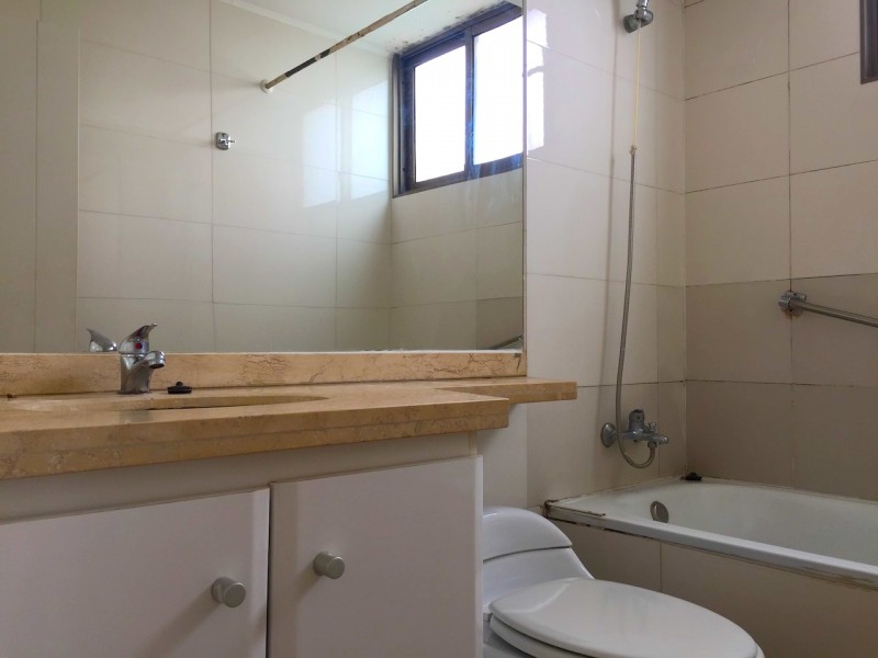 Excelente Departamento en Edificio Argomedo