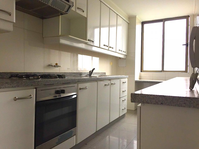 Excelente Departamento en Edificio Argomedo