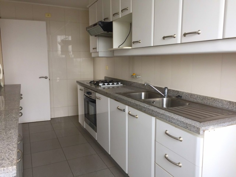 Excelente Departamento en Edificio Argomedo