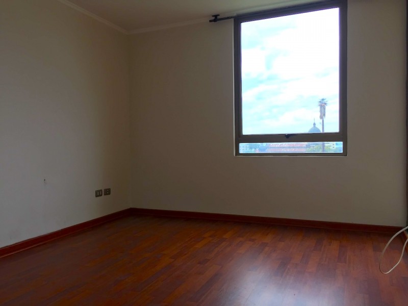 Excelente Departamento en Edificio Argomedo