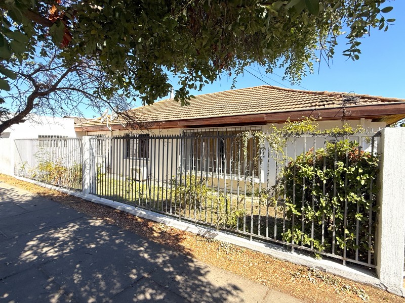 Cómoda Casa Con Excelente Ubicación Av. España