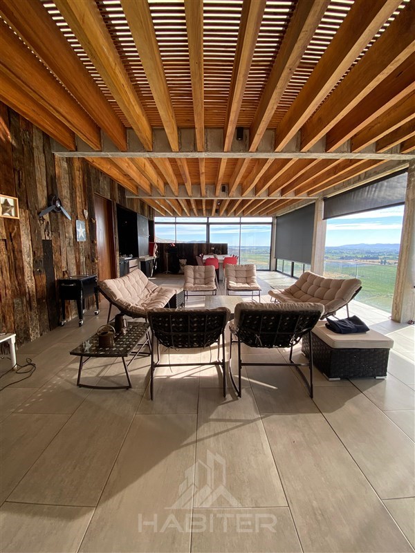 Casa de Alto Estándar Con Vista Al Valle Cerro los Cristales