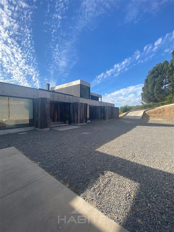Casa de Alto Estándar Con Vista Al Valle Cerro los Cristales