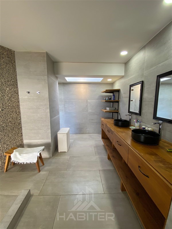 Casa de Alto Estándar Con Vista Al Valle Cerro los Cristales