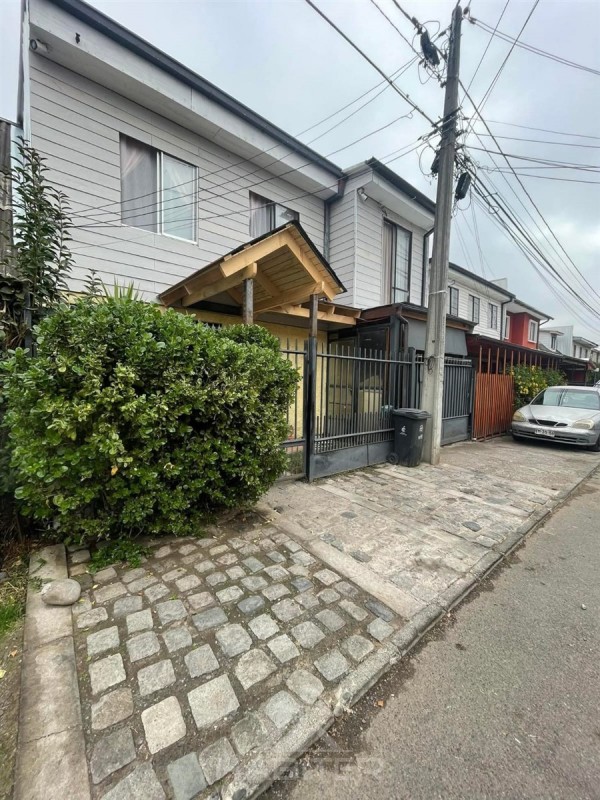 Propiedad de Dos Pisos en Venta, Completamente Regularizada