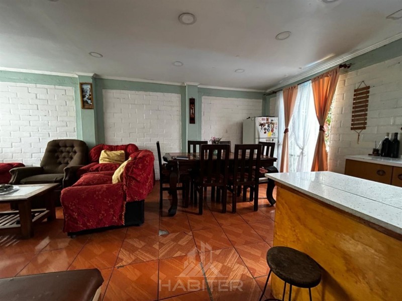 Propiedad de Dos Pisos en Venta, Completamente Regularizada