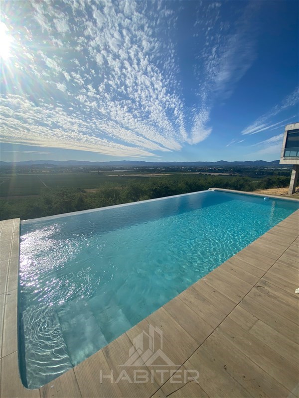 Casa de Alto Estándar Con Vista Al Valle Cerro los Cristales