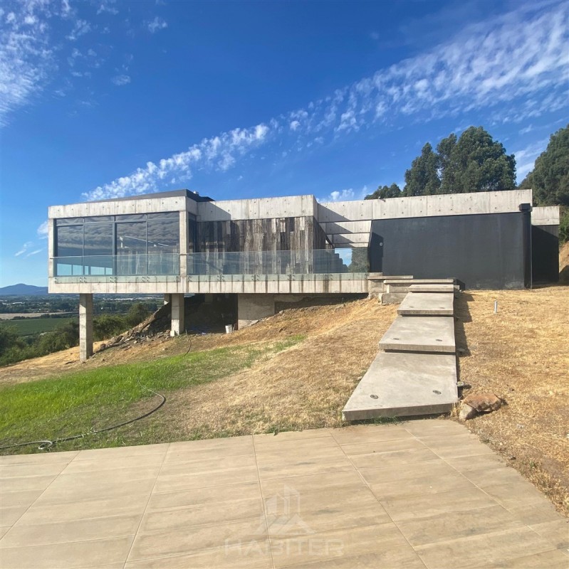 Casa de Alto Estándar Con Vista Al Valle Cerro los Cristales