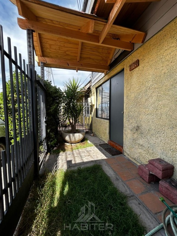 Propiedad de Dos Pisos en Venta, Completamente Regularizada