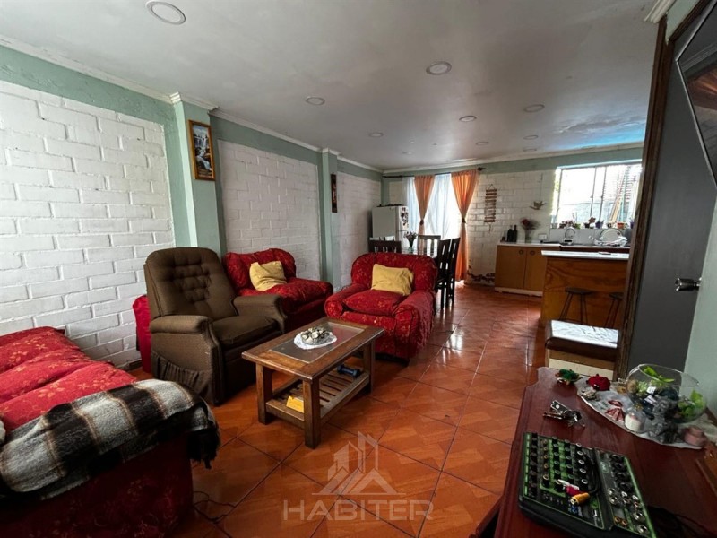 Propiedad de Dos Pisos en Venta, Completamente Regularizada