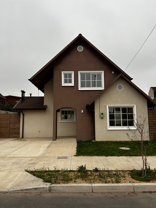 Gran Casa en Condominio Inglés – Curicó
