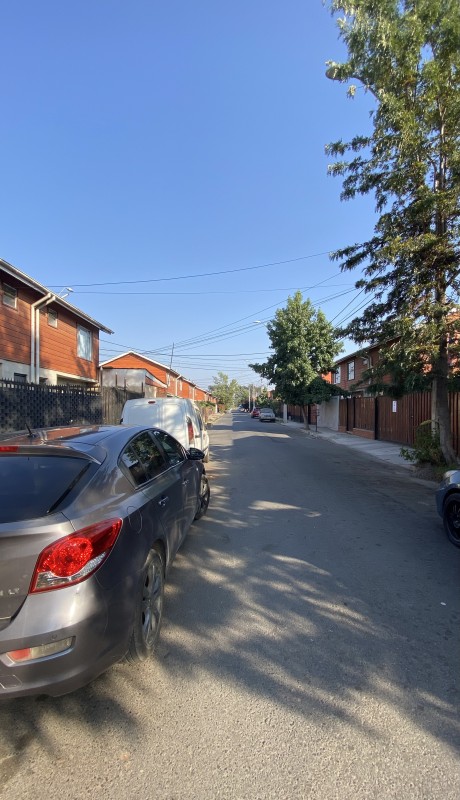 Se Vende Comoda Casa 3D-2B Sector Sarmiento, Curico.