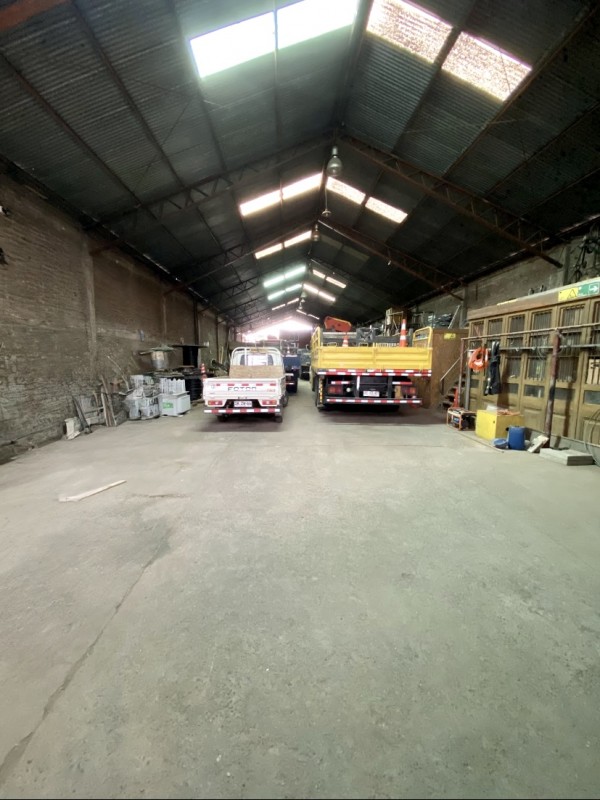 Se Arrienda Amplia Bodega en el Centro de Curicó
