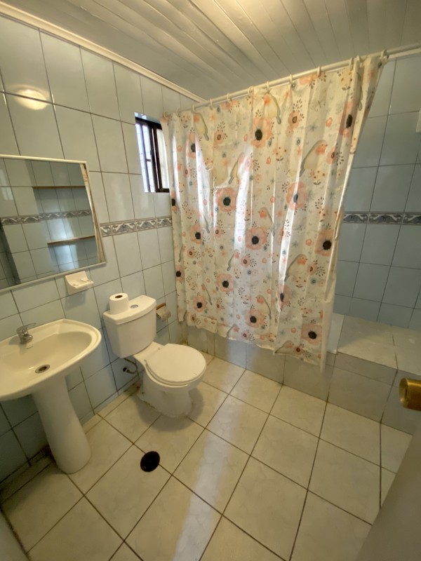 Se Vende Amplia Casa 4D-1B, Sector el Boldo 2, Curico