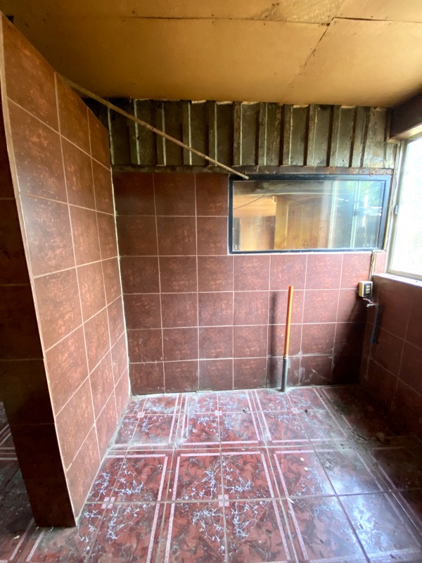 Oportunidad de Inversión, Casa Con Amplio Sitio en Romeral