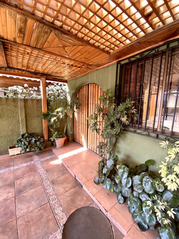 Se Vende Hermosa Casa 3D-1B, Villa Apumanque, Curico