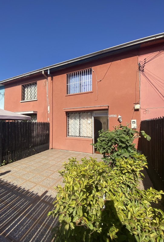Se Vende Comoda Casa 2D-1B, Diego Portales, Curico