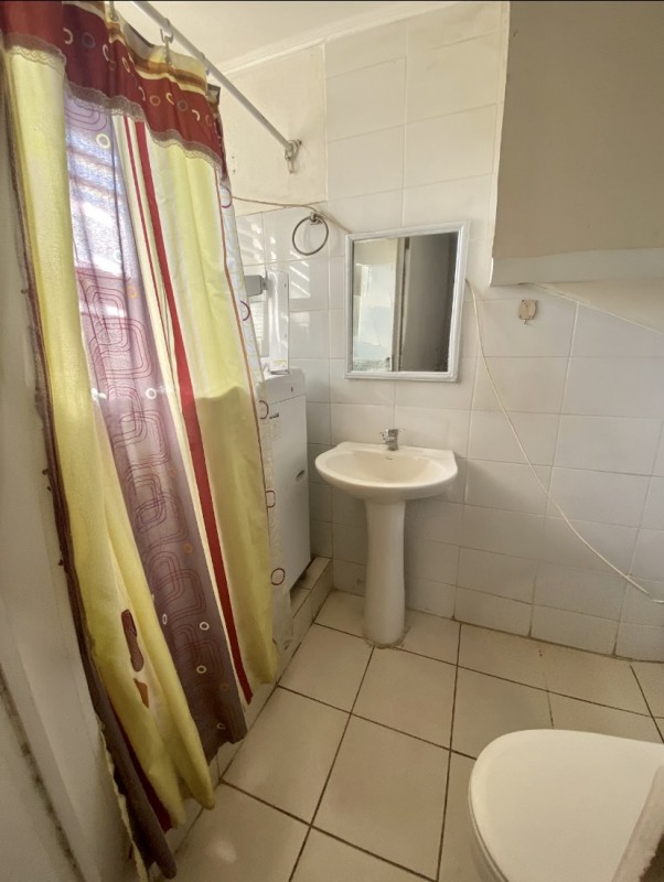 Se Vende Comoda Casa 3D-2B Sector Sarmiento, Curico.