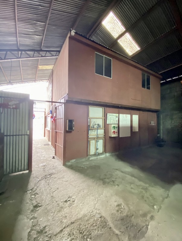 Se Arrienda Amplia Bodega en el Centro de Curicó