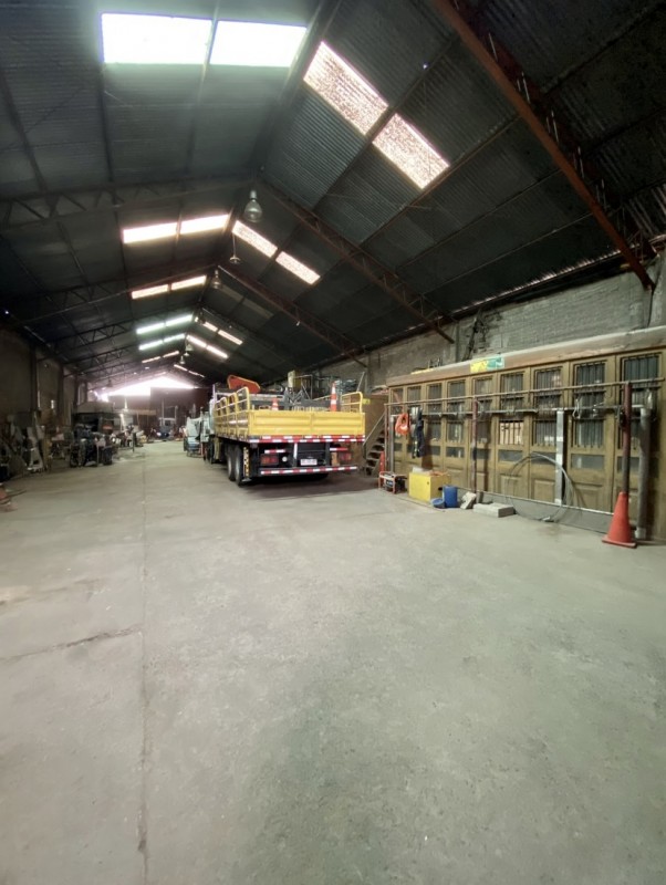 Se Arrienda Amplia Bodega en el Centro de Curicó
