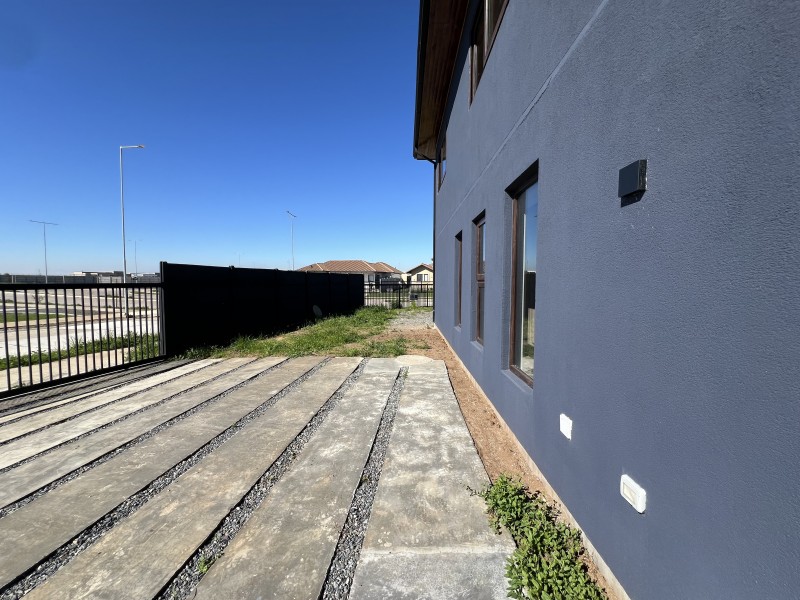en Arriendo Casa Nueva Condominio Reserva las Rastras Talca!