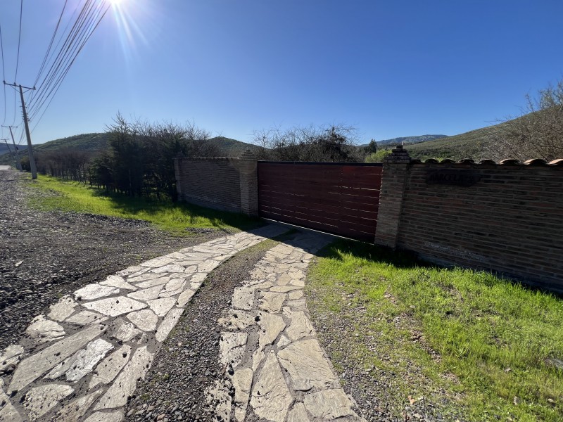 en Venta Parcela Con 2 Cabañas Km 6 Pencahue!