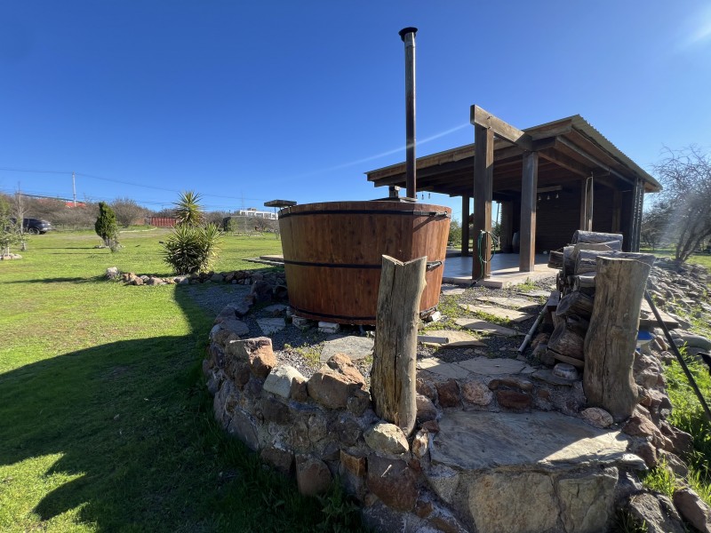 en Venta Parcela Con 2 Cabañas Km 6 Pencahue!