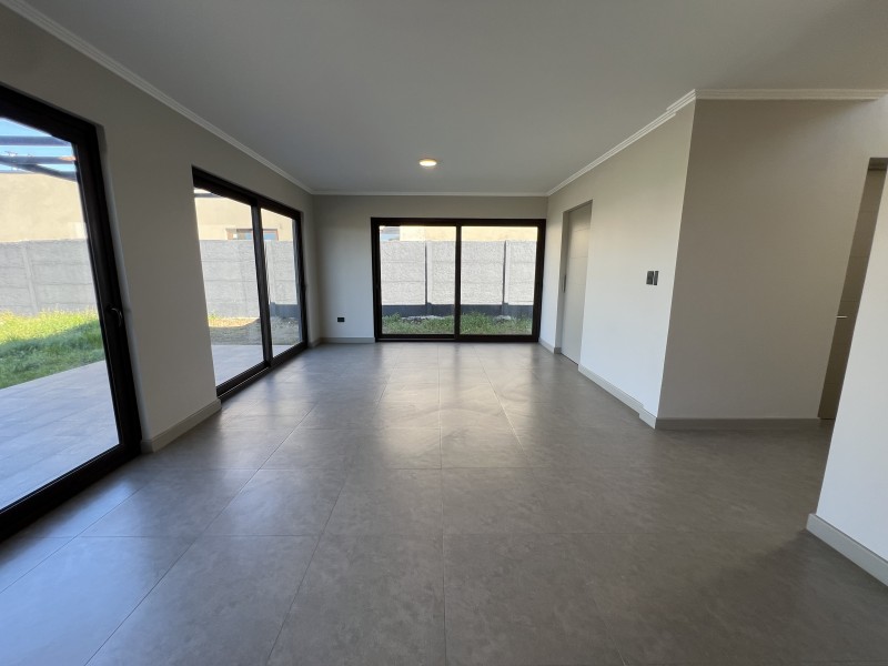 en Arriendo Casa Nueva Condominio Reserva las Rastras Talca!