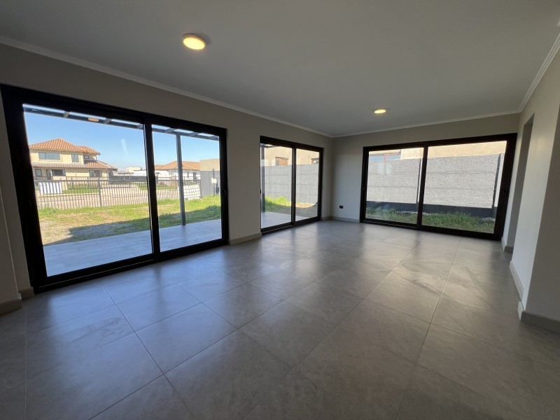 en Arriendo Casa Nueva Condominio Reserva las Rastras Talca!