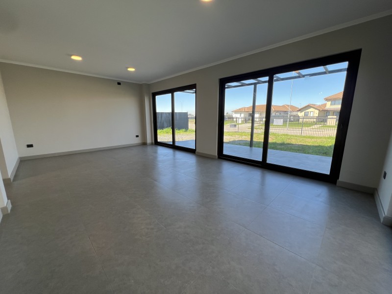 en Arriendo Casa Nueva Condominio Reserva las Rastras Talca!