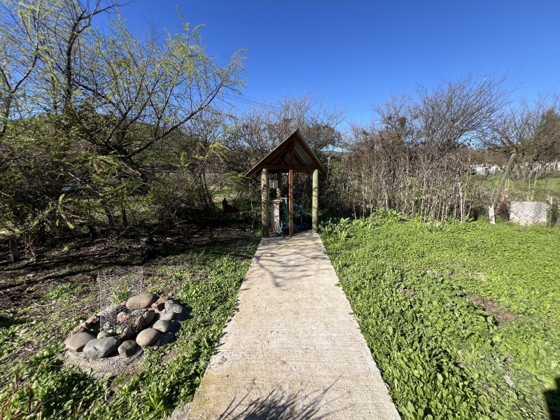 en Venta Parcela Con 2 Cabañas Km 6 Pencahue!