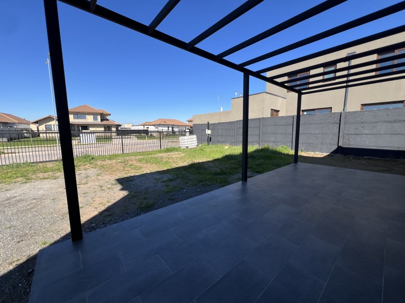 en Arriendo Casa Nueva Condominio Reserva las Rastras Talca!