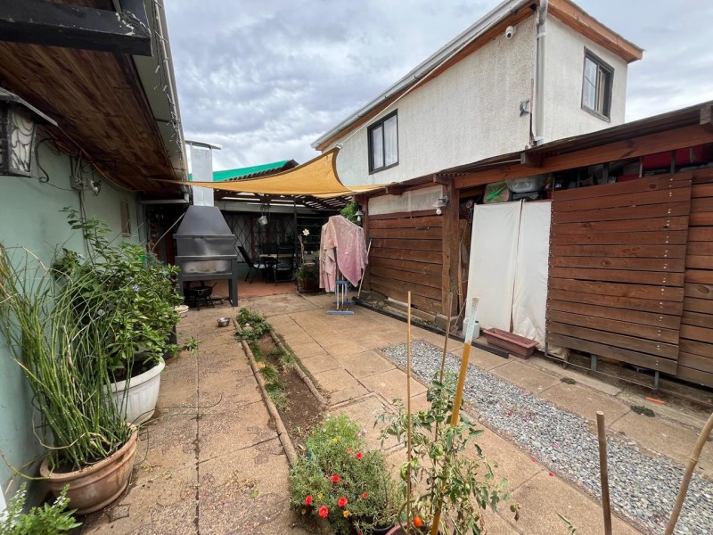 Se Vende Amplia Casa en Excelente Sector de Linares