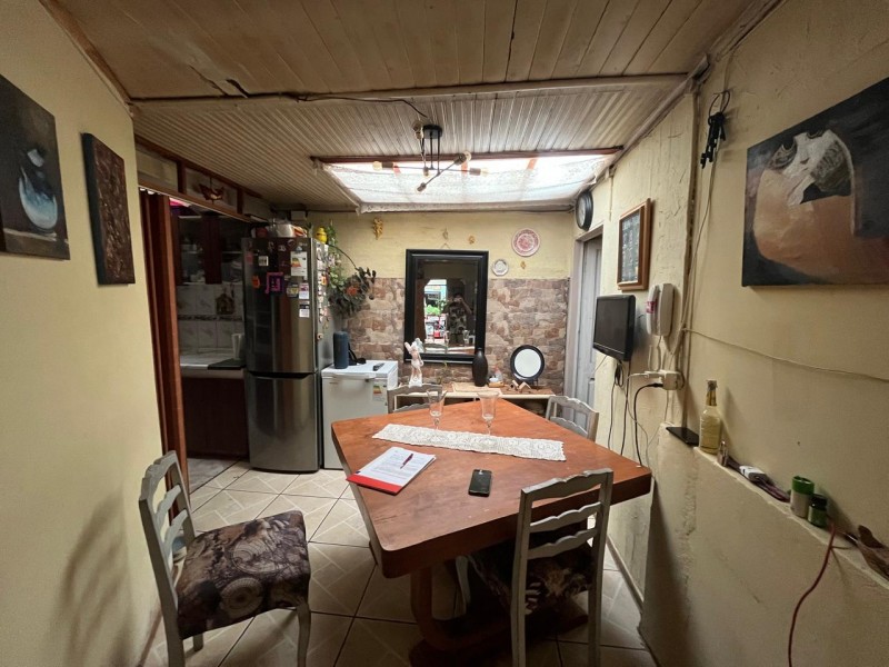 Se Vende Amplia Casa en Excelente Sector de Linares