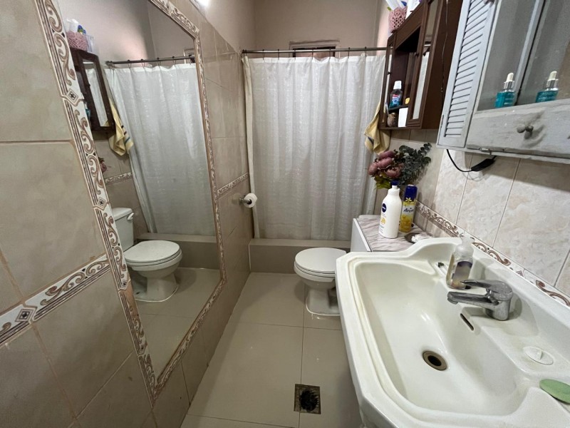 Se Vende Amplia Casa en Excelente Sector de Linares
