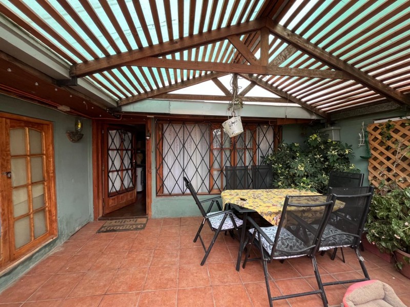 Se Vende Amplia Casa en Excelente Sector de Linares