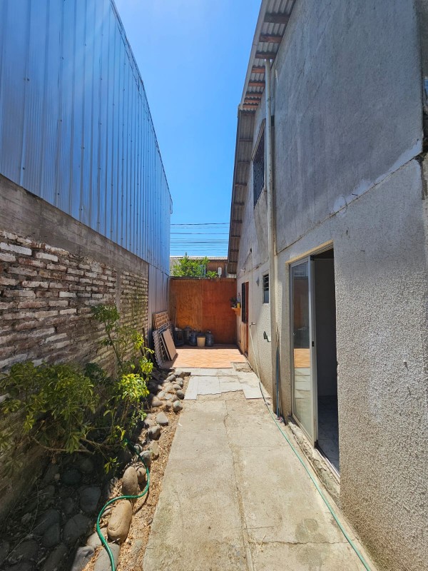 Casa de Dos Pisos en Venta, Villa Don Sebastian, Talca.