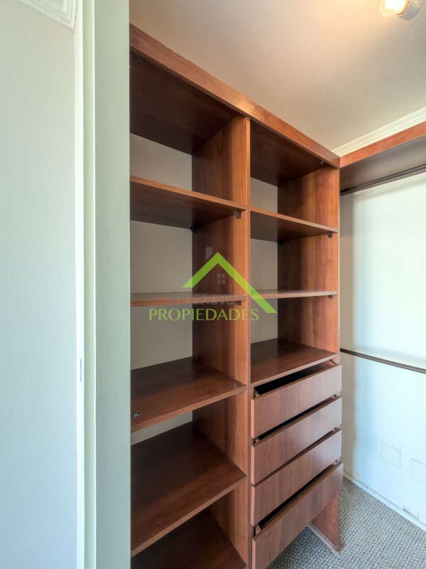 Teresa Vial / Metro San Miguel / el Llano