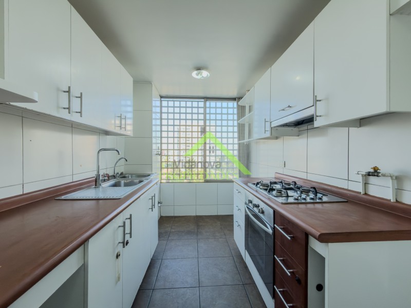 Teresa Vial / Metro San Miguel / el Llano