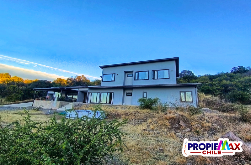 Hermosa Casa en Exclusivo Sector Zapallar, 5300 M2 Terreno