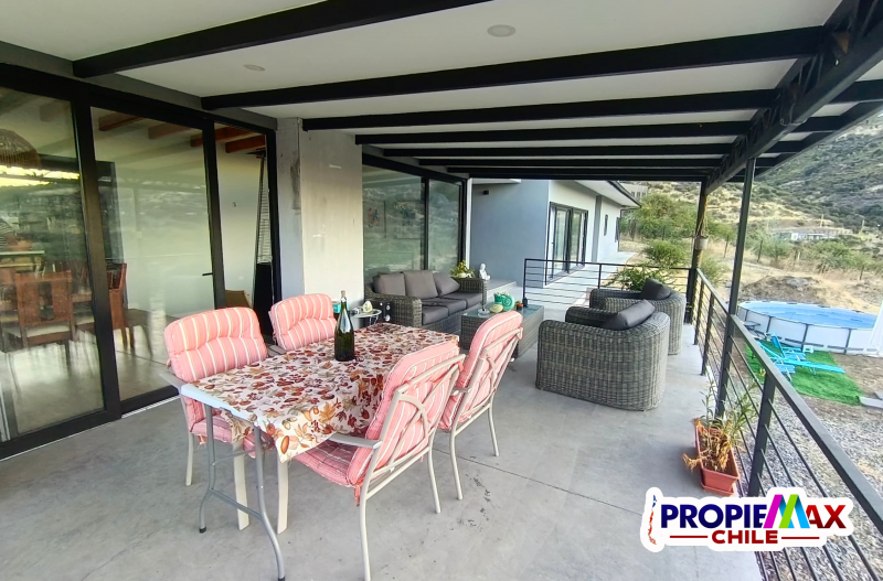 Hermosa Casa en Exclusivo Sector Zapallar, 5300 M2 Terreno